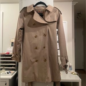 Vintage Burberry trench coat size 4